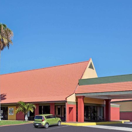 Days Inn By Wyndham Cocoa Cruiseport West At I-95/524 Екстер'єр фото