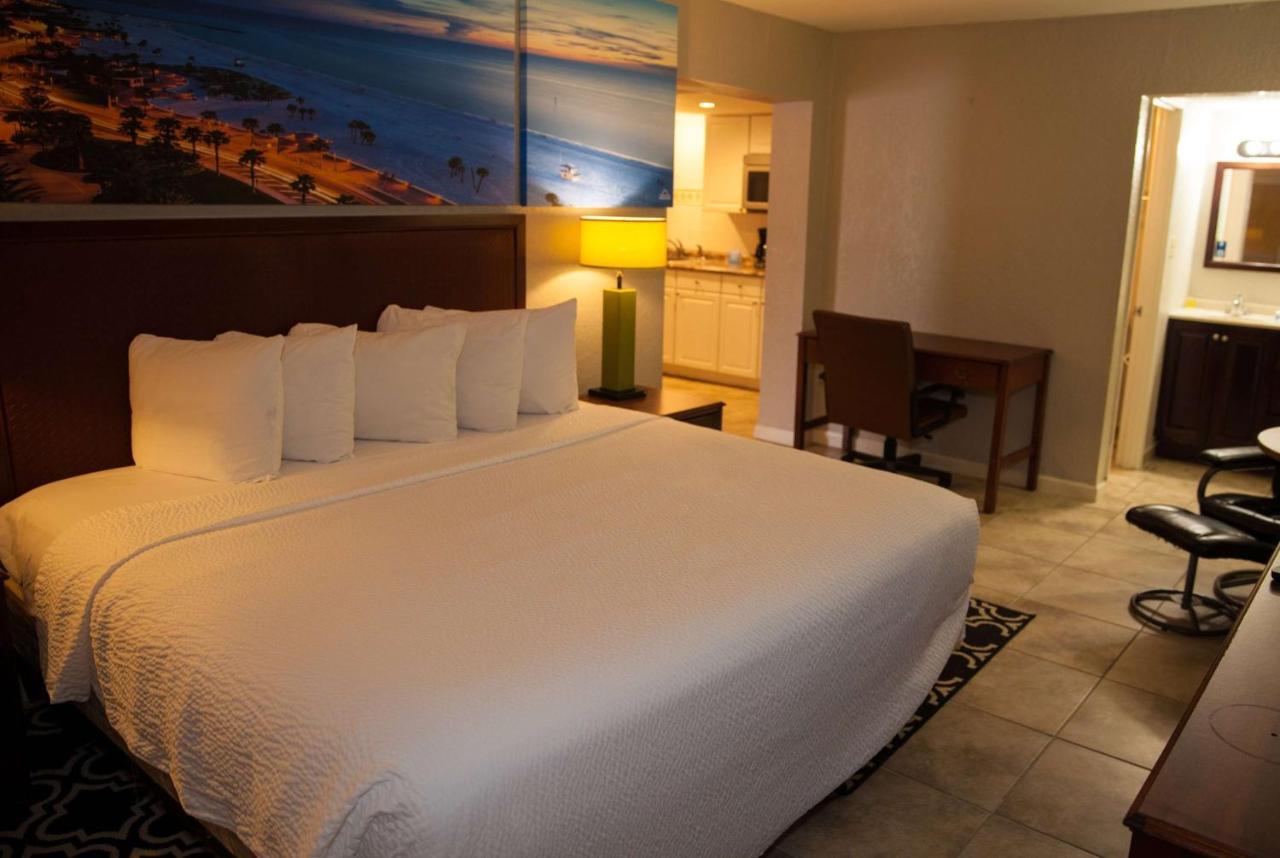 Days Inn By Wyndham Cocoa Cruiseport West At I-95/524 Екстер'єр фото